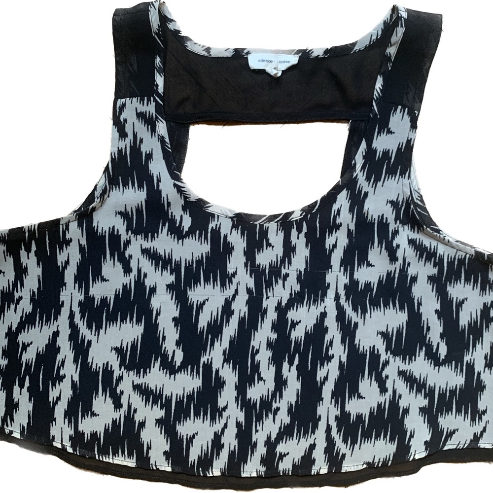 *** Flowy Crop Top | Silence + Noise | Black + White Pattern | Sz S